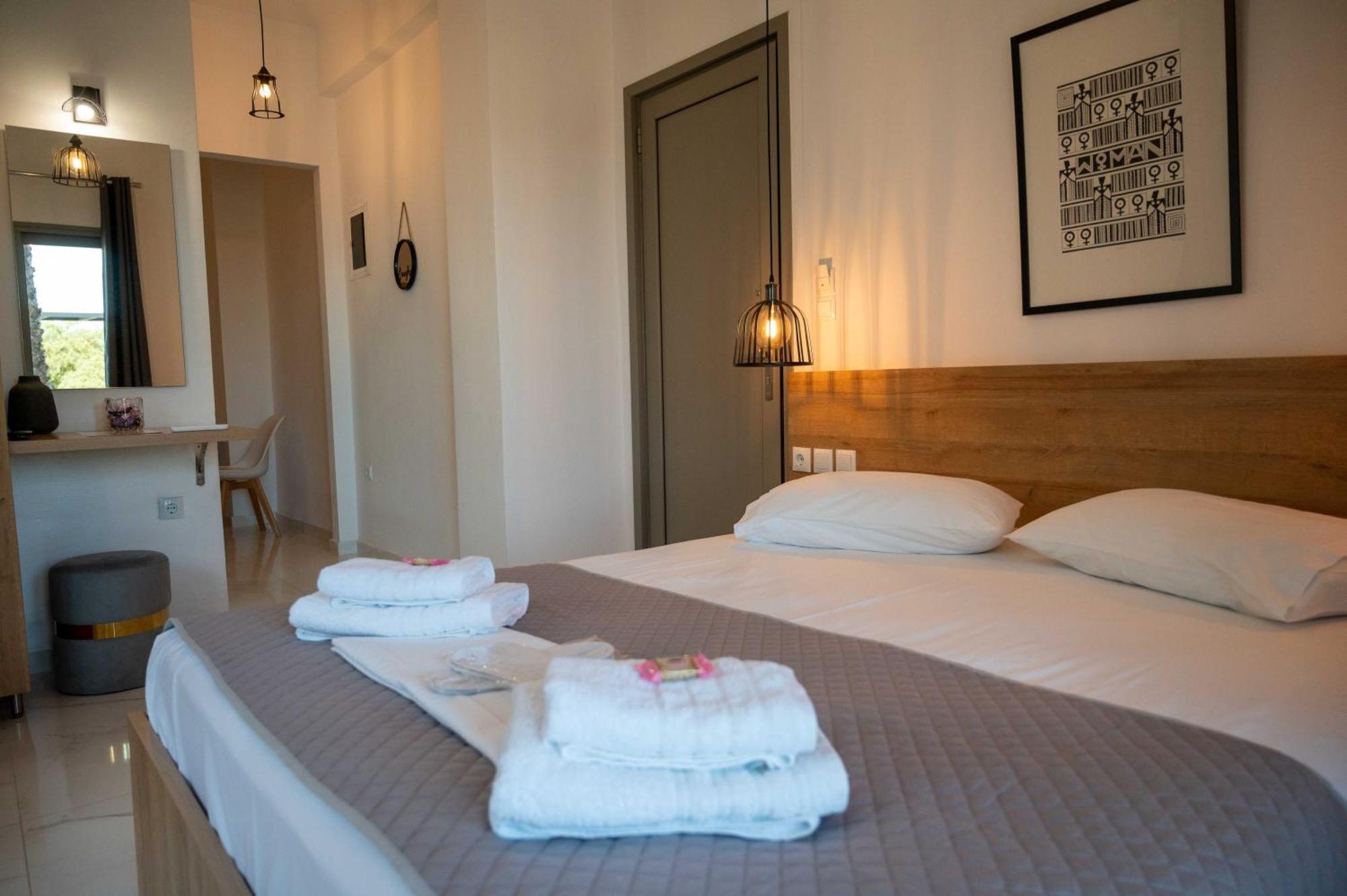 Finikas Suites & Apartments 10Min From Athens Airport 아르테미다 외부 사진