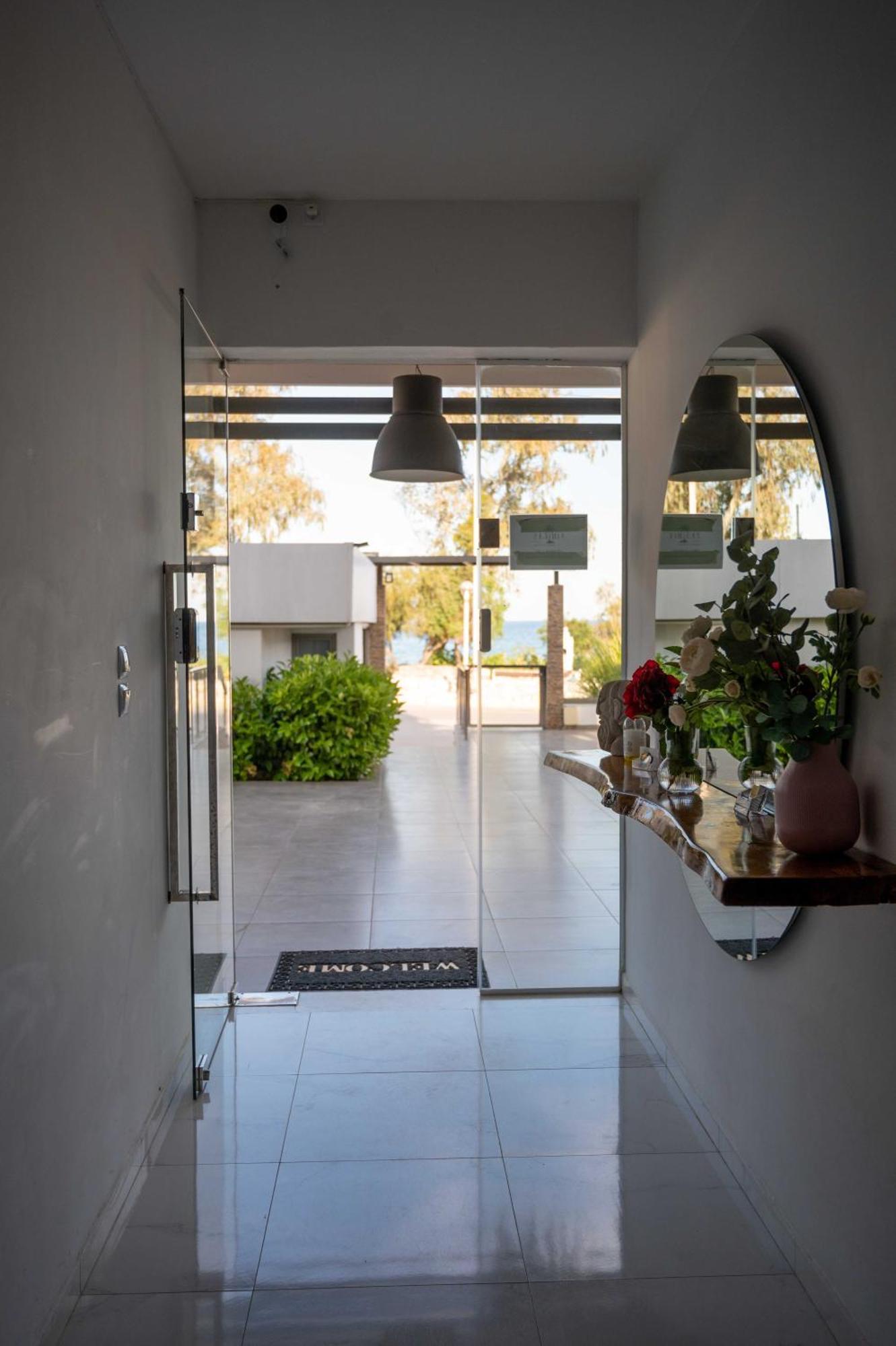 Finikas Suites & Apartments 10Min From Athens Airport 아르테미다 외부 사진