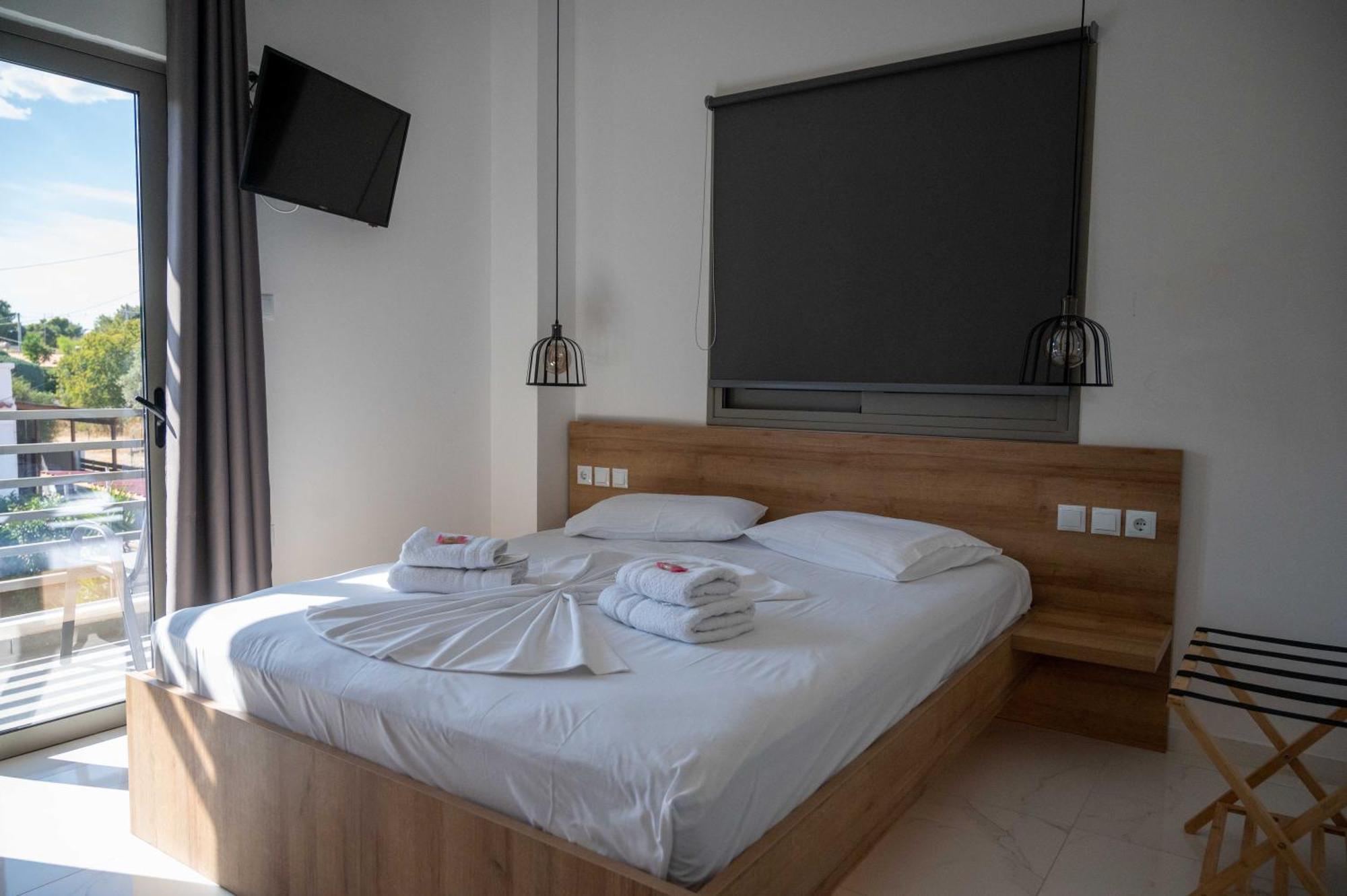 Finikas Suites & Apartments 10Min From Athens Airport 아르테미다 외부 사진