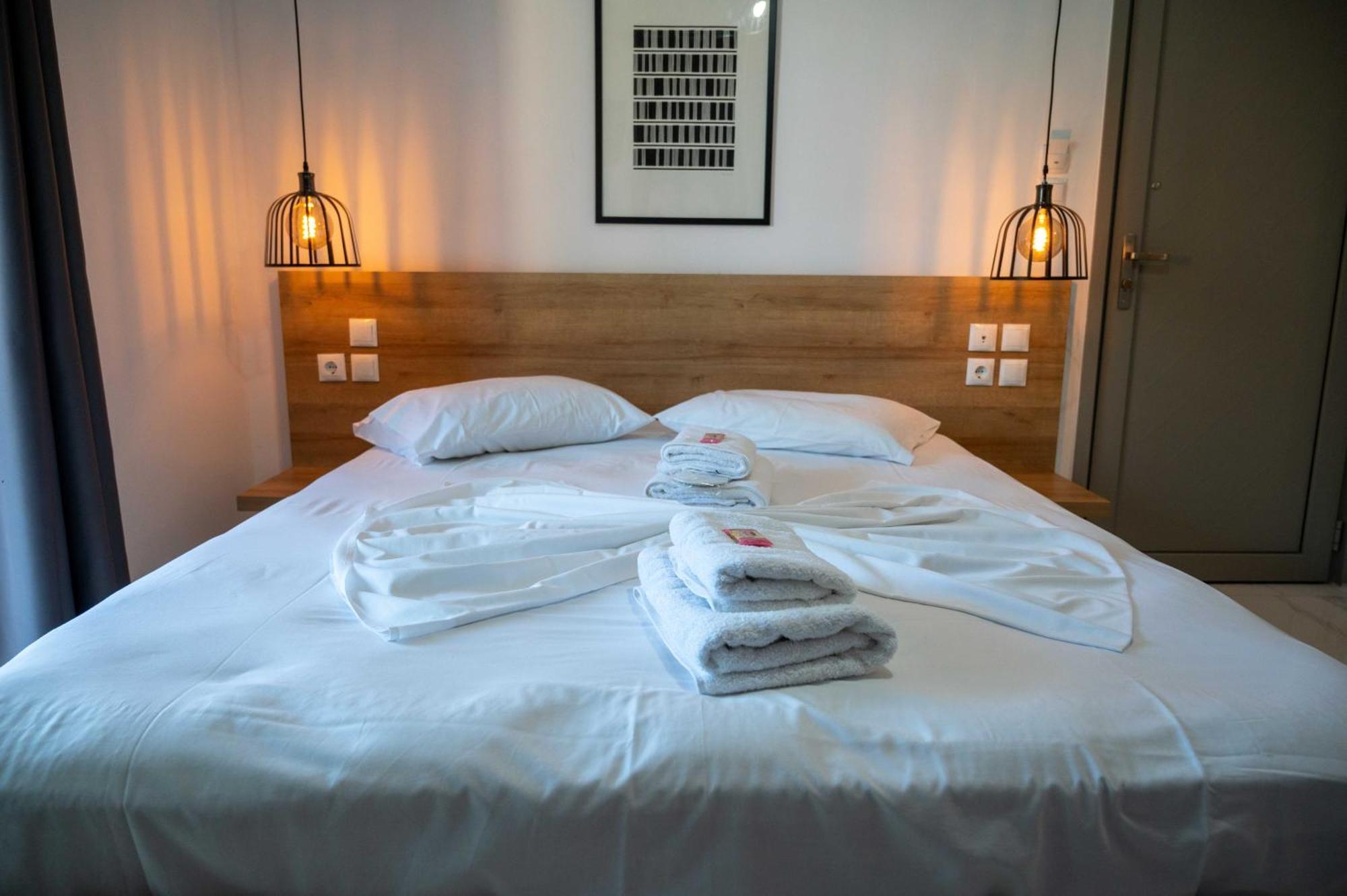 Finikas Suites & Apartments 10Min From Athens Airport 아르테미다 외부 사진