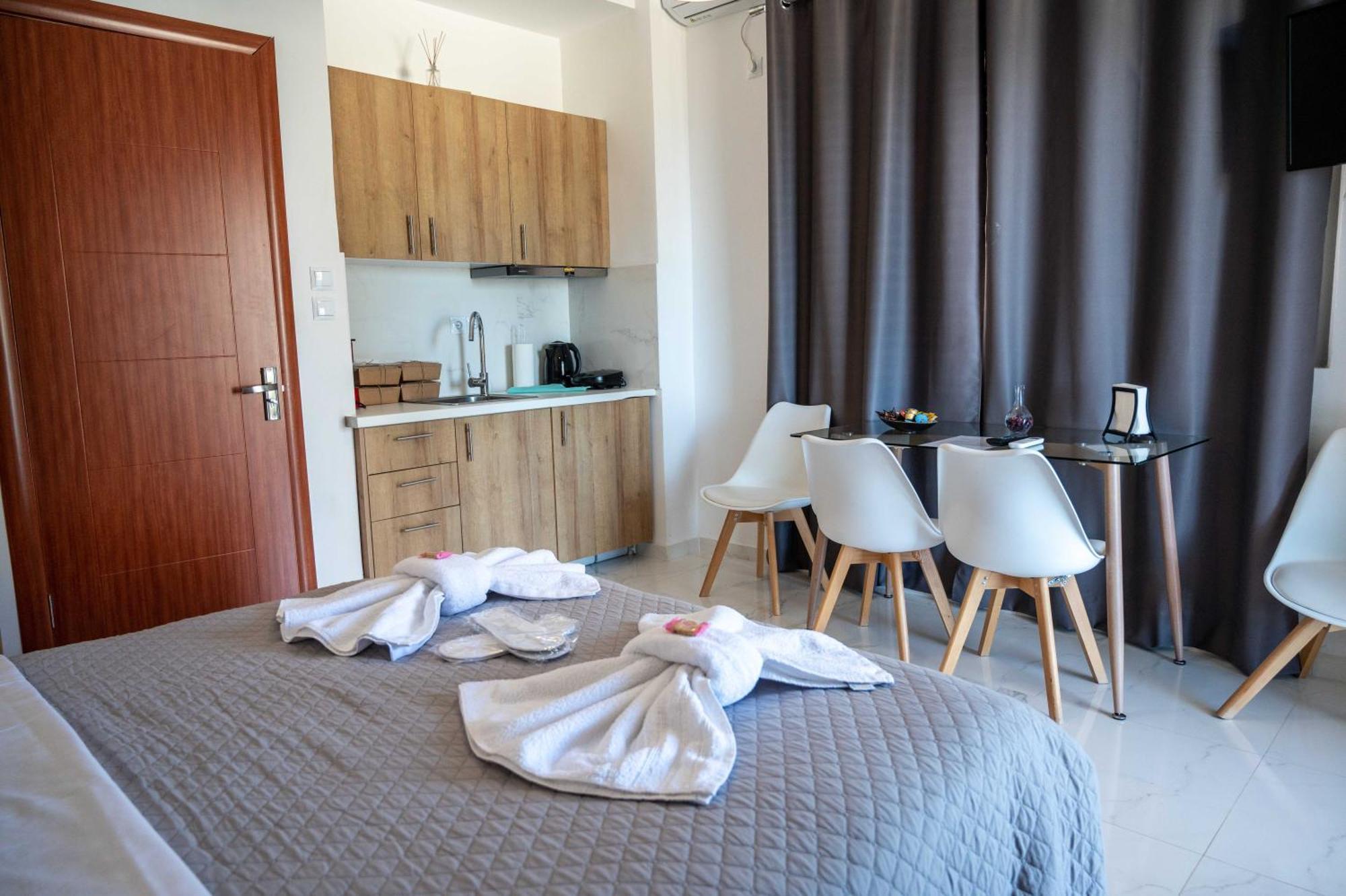 Finikas Suites & Apartments 10Min From Athens Airport 아르테미다 외부 사진