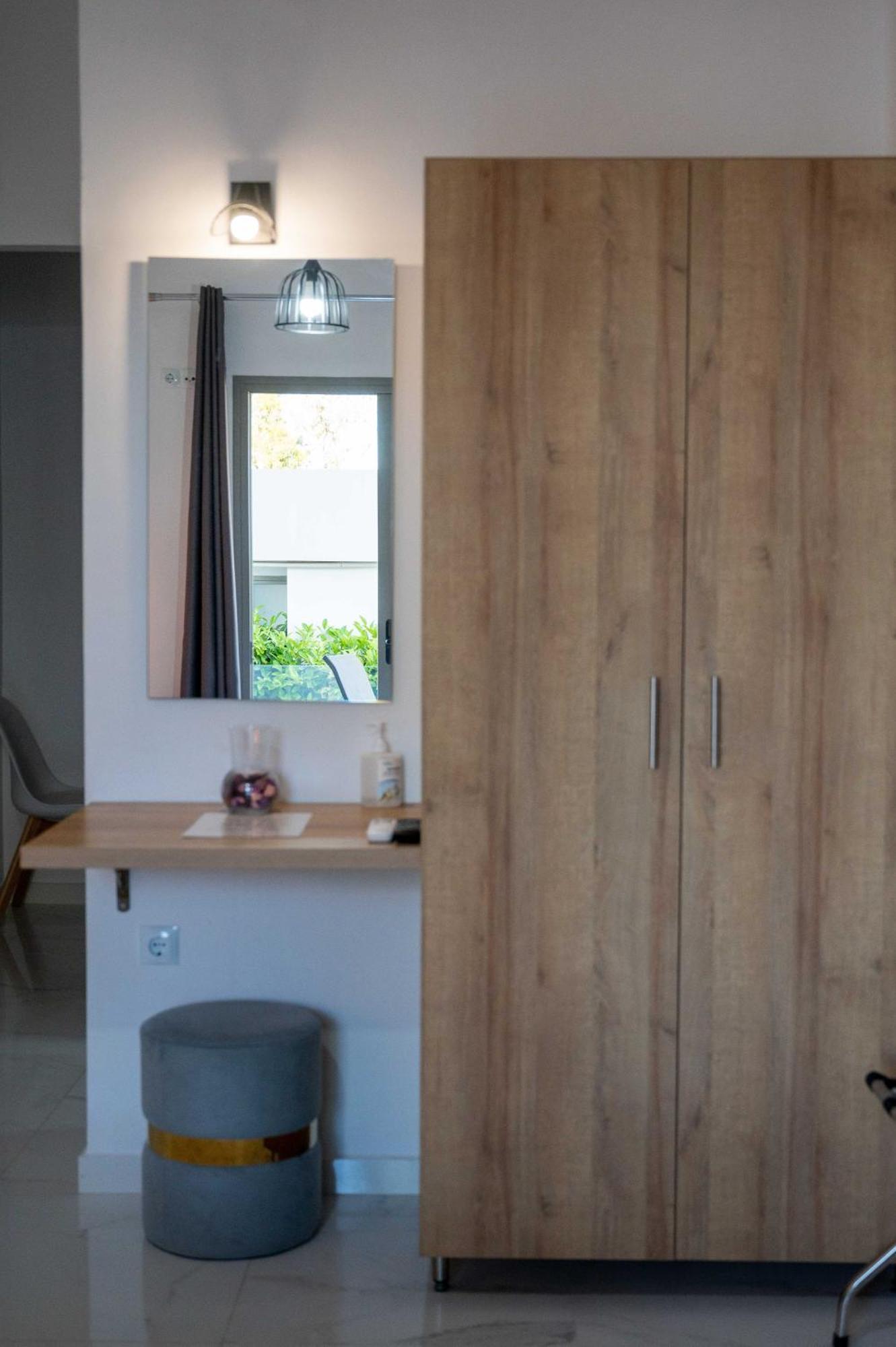 Finikas Suites & Apartments 10Min From Athens Airport 아르테미다 외부 사진