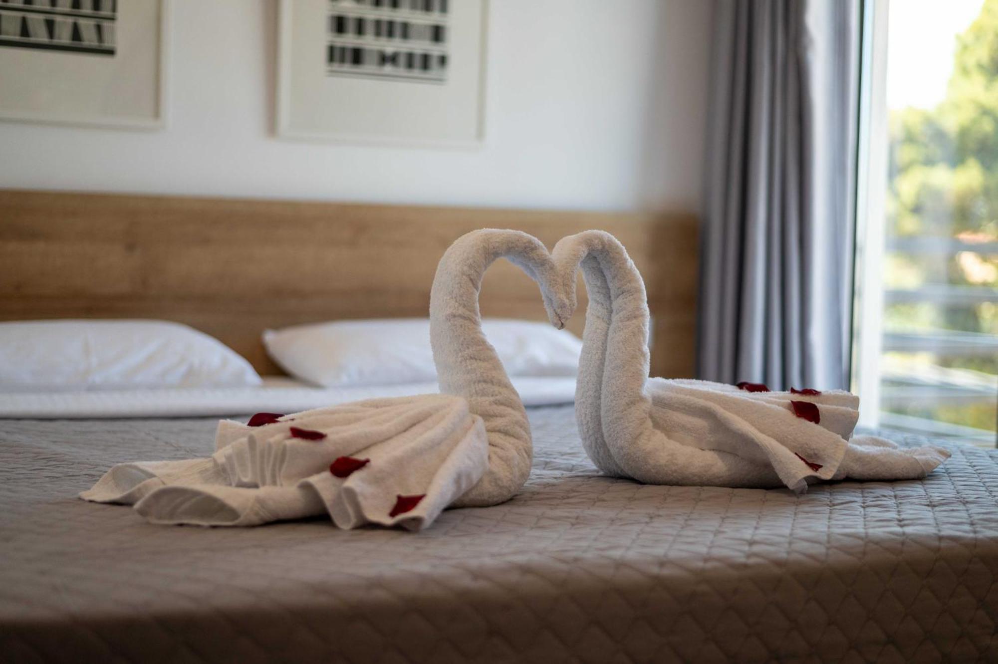 Finikas Suites & Apartments 10Min From Athens Airport 아르테미다 외부 사진