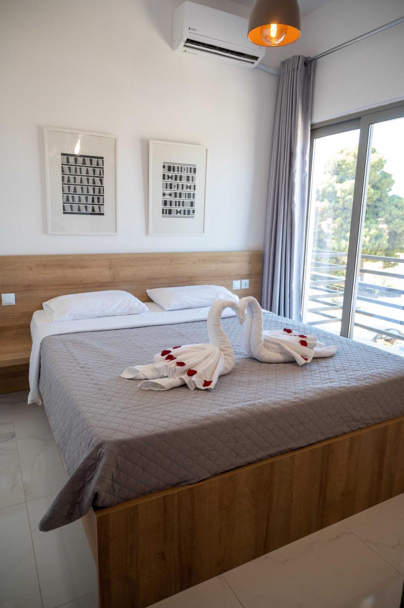 Finikas Suites & Apartments 10Min From Athens Airport 아르테미다 외부 사진