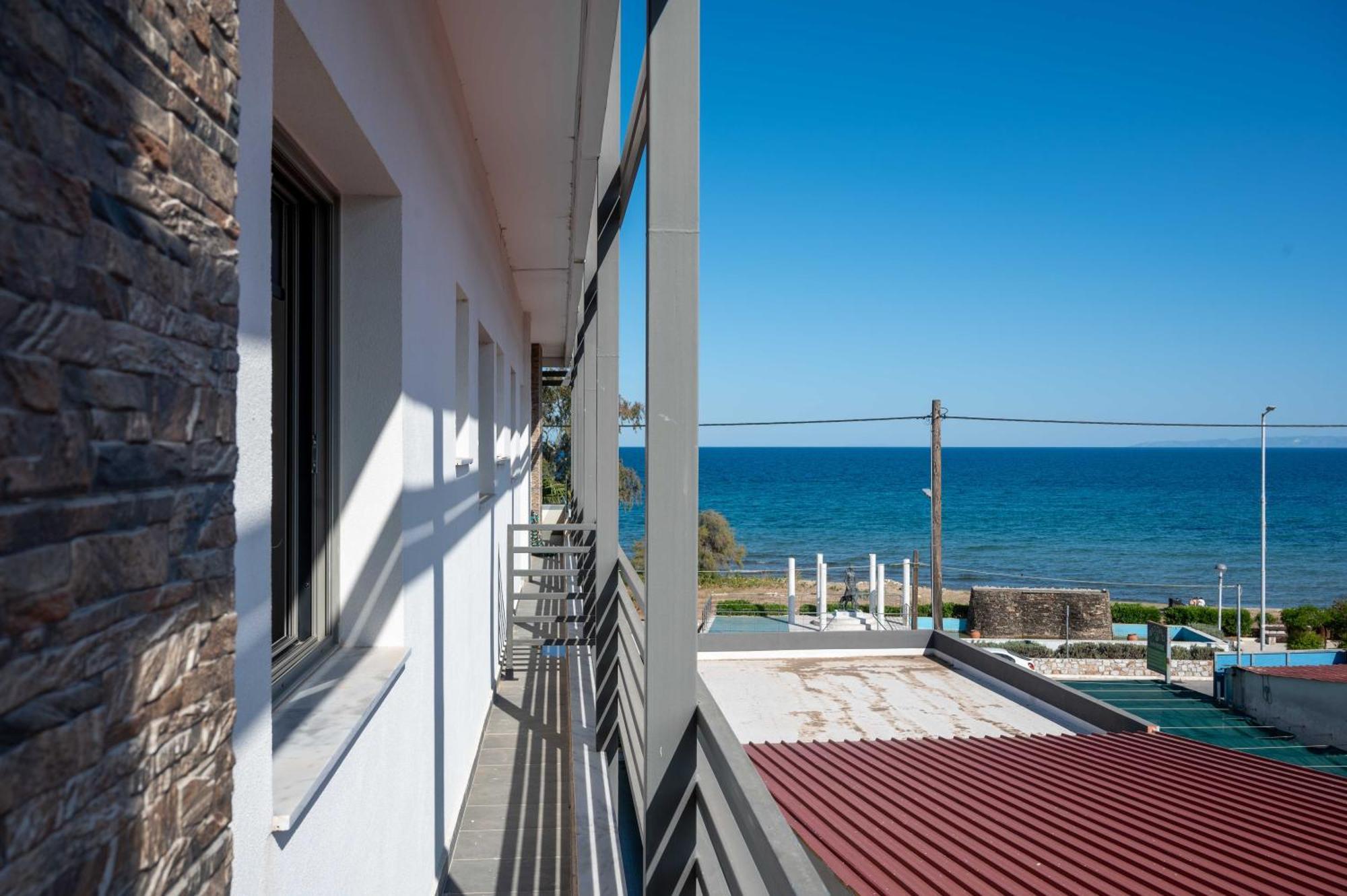 Finikas Suites & Apartments 10Min From Athens Airport 아르테미다 외부 사진