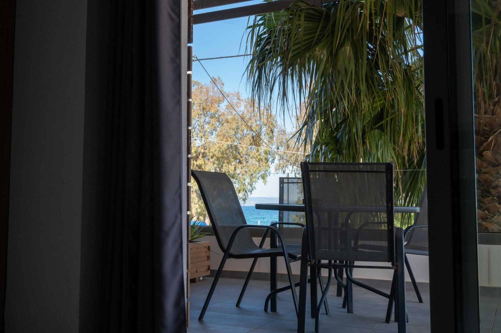 Finikas Suites & Apartments 10Min From Athens Airport 아르테미다 외부 사진